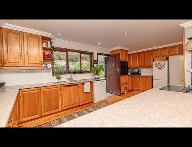 6 BEDROOM HOUSE FOR SALE IN TERGNIET